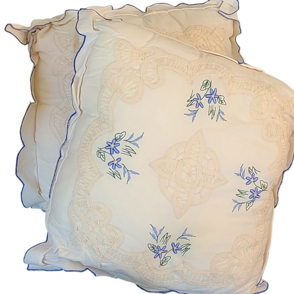 Embroidered Cream Pillow Set
